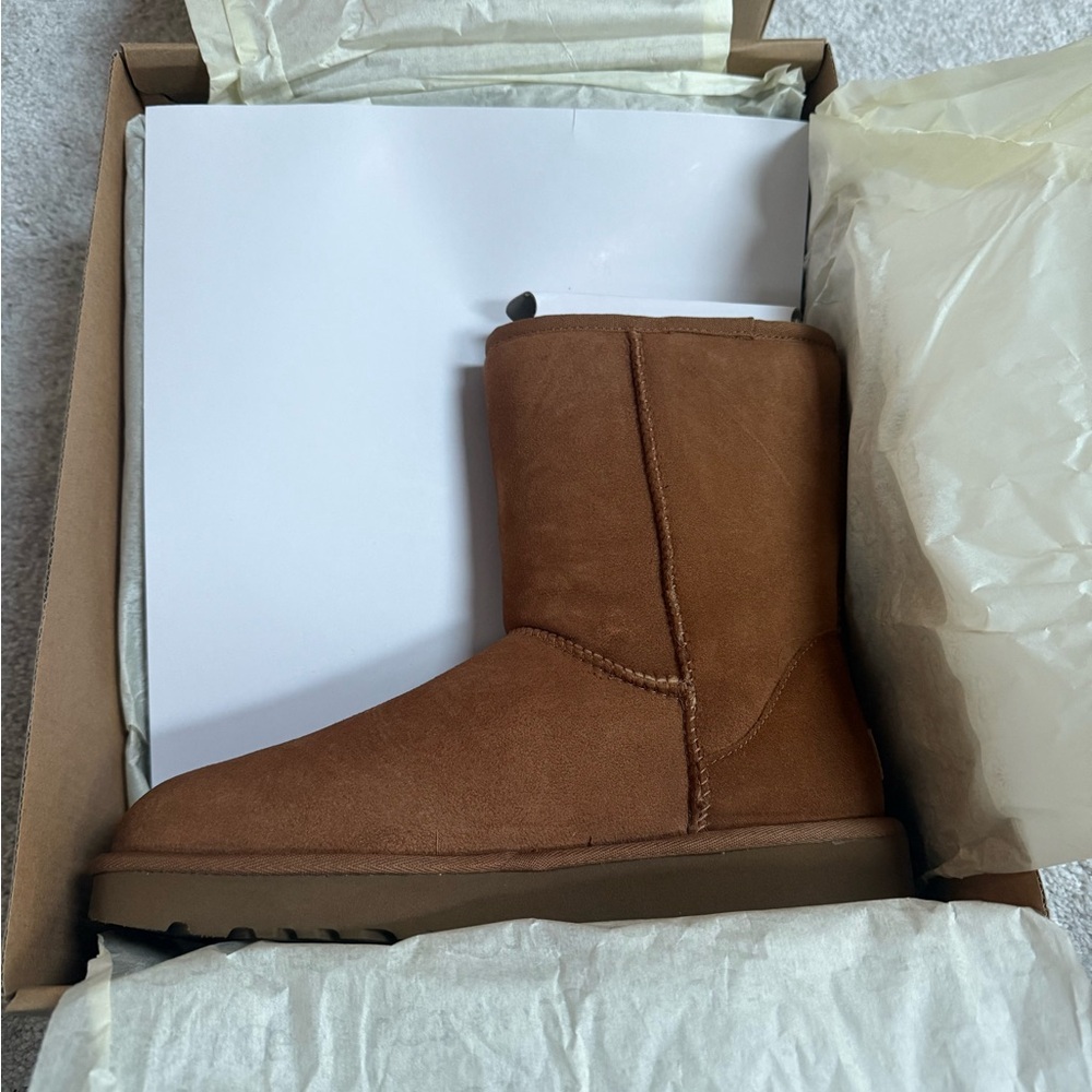 UGG Classic Short II Chestnut Boots - Picture 5 of 5